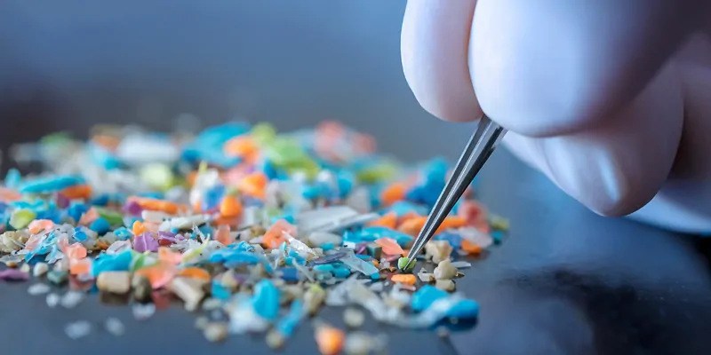 Microplastics’ Shape Determines How Far They Travel in the Atmosphere